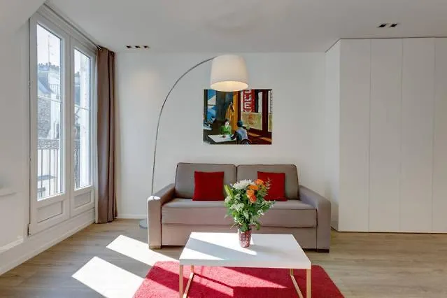 Champs Elysees Apartment Paryż