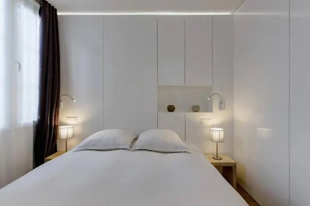 Champs Elysees Apartment Paryż